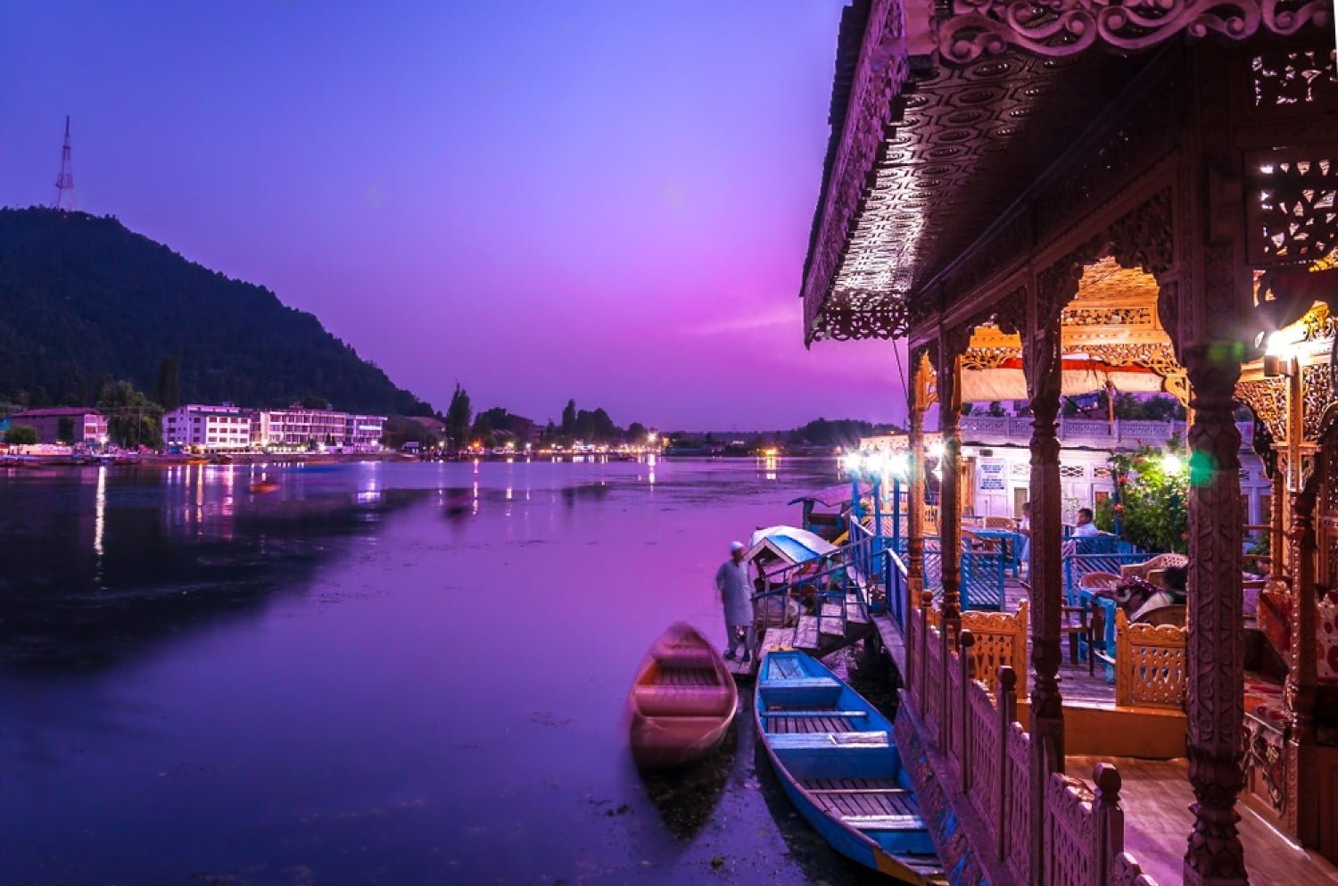 Dal Lake Kashmir Tour Budget Kashmir Travel Packages